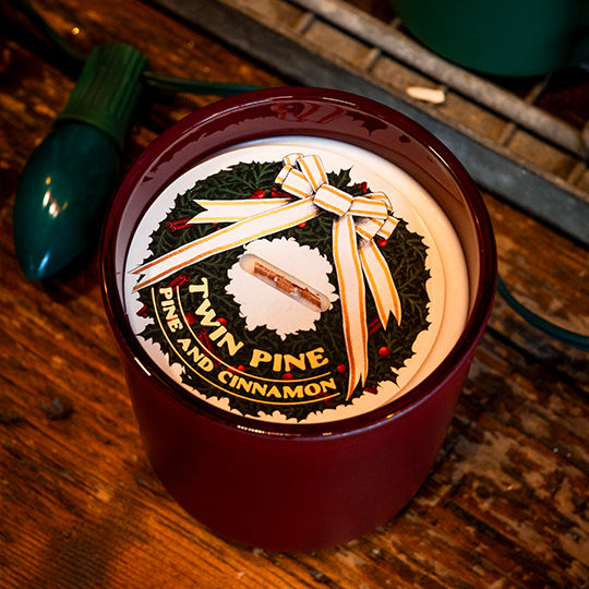 TWIN PINE Signature Holiday Candle